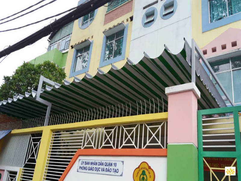 mái che sân trường mầm non