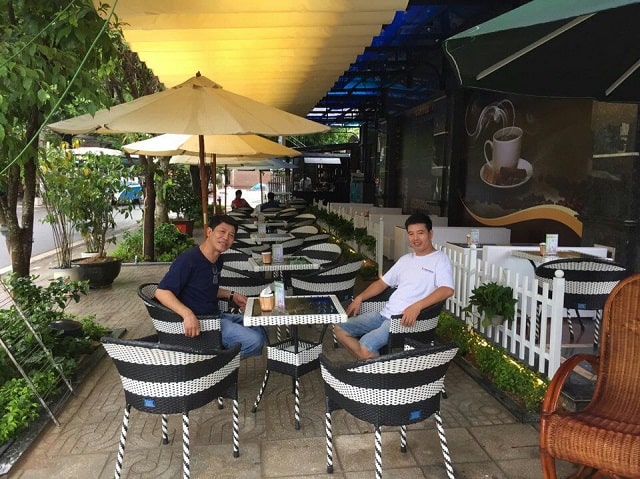 mái xếp quán cafe
