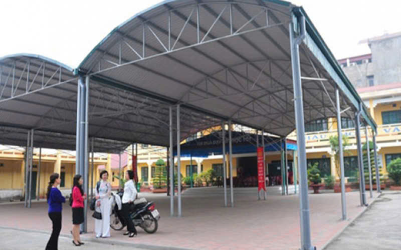 mái che trường học bằng tôn