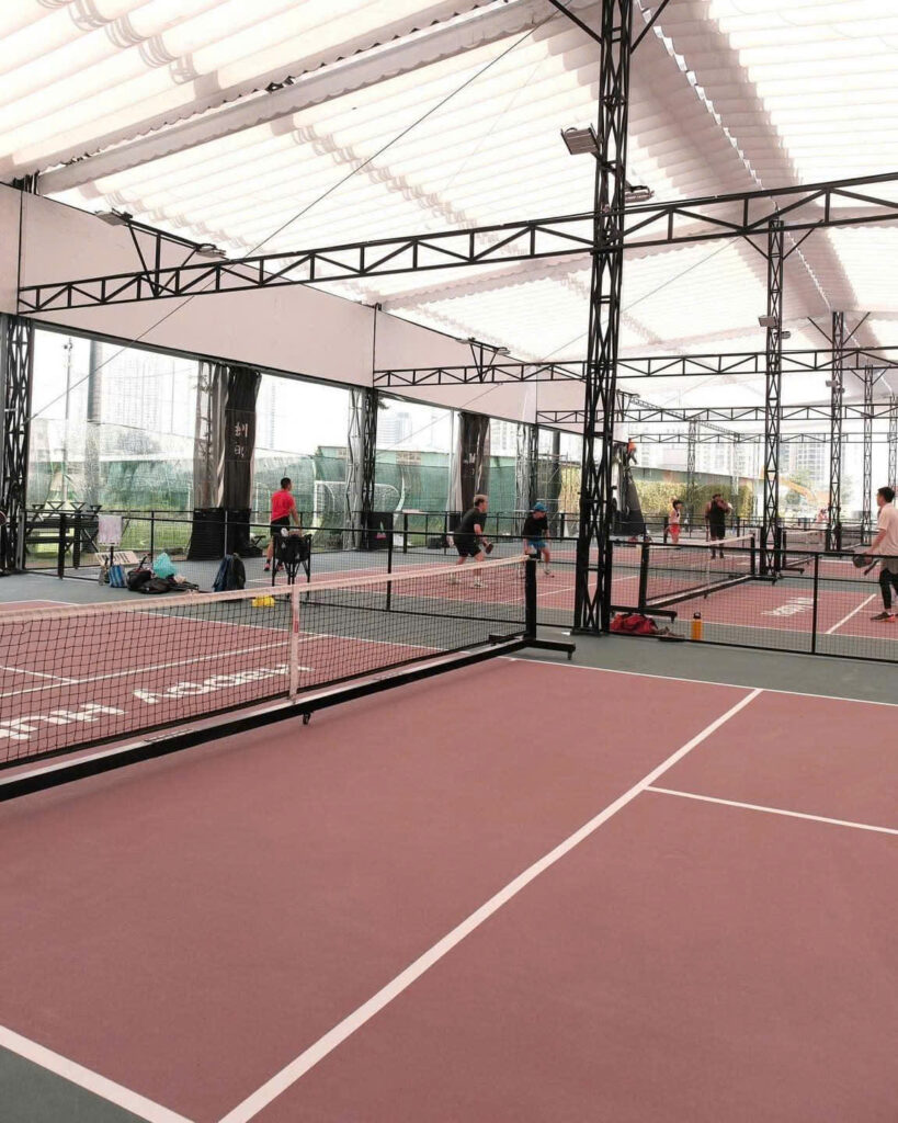 bạt căng pvdf che sân pickleball