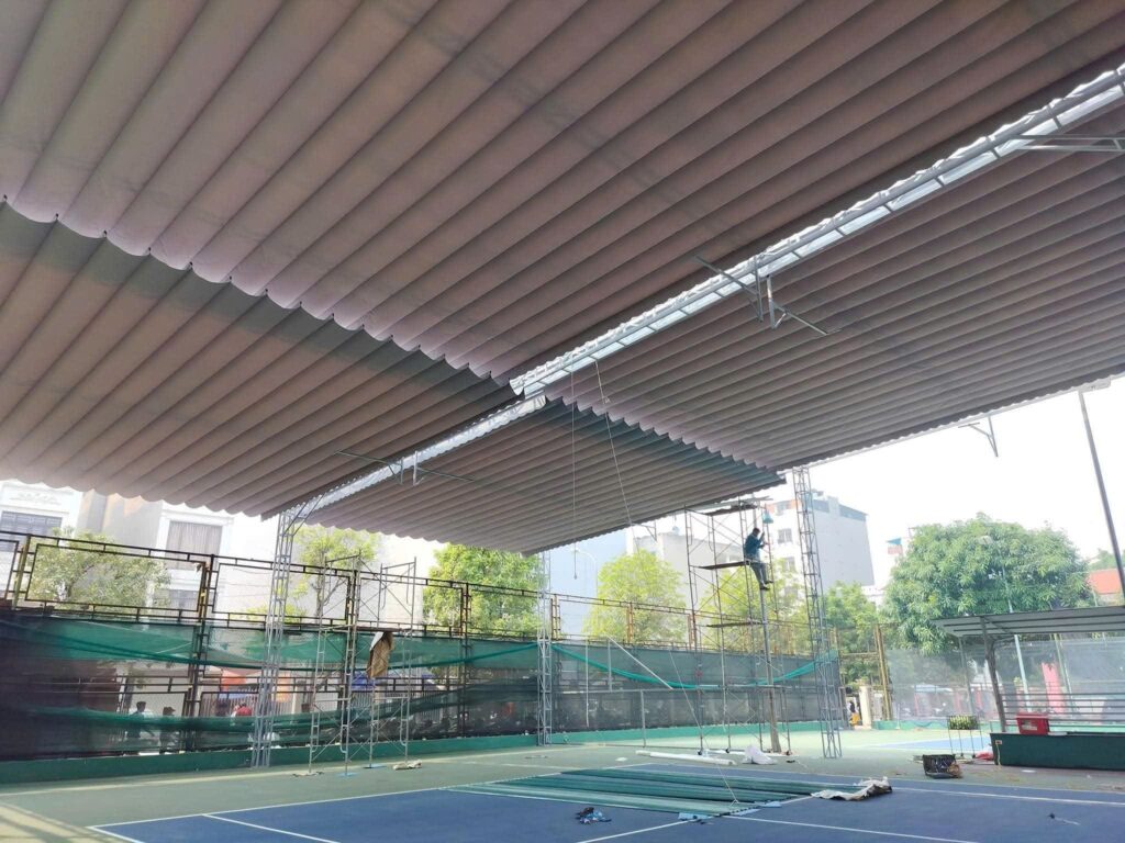lắp đặt mái che sân pickleball
